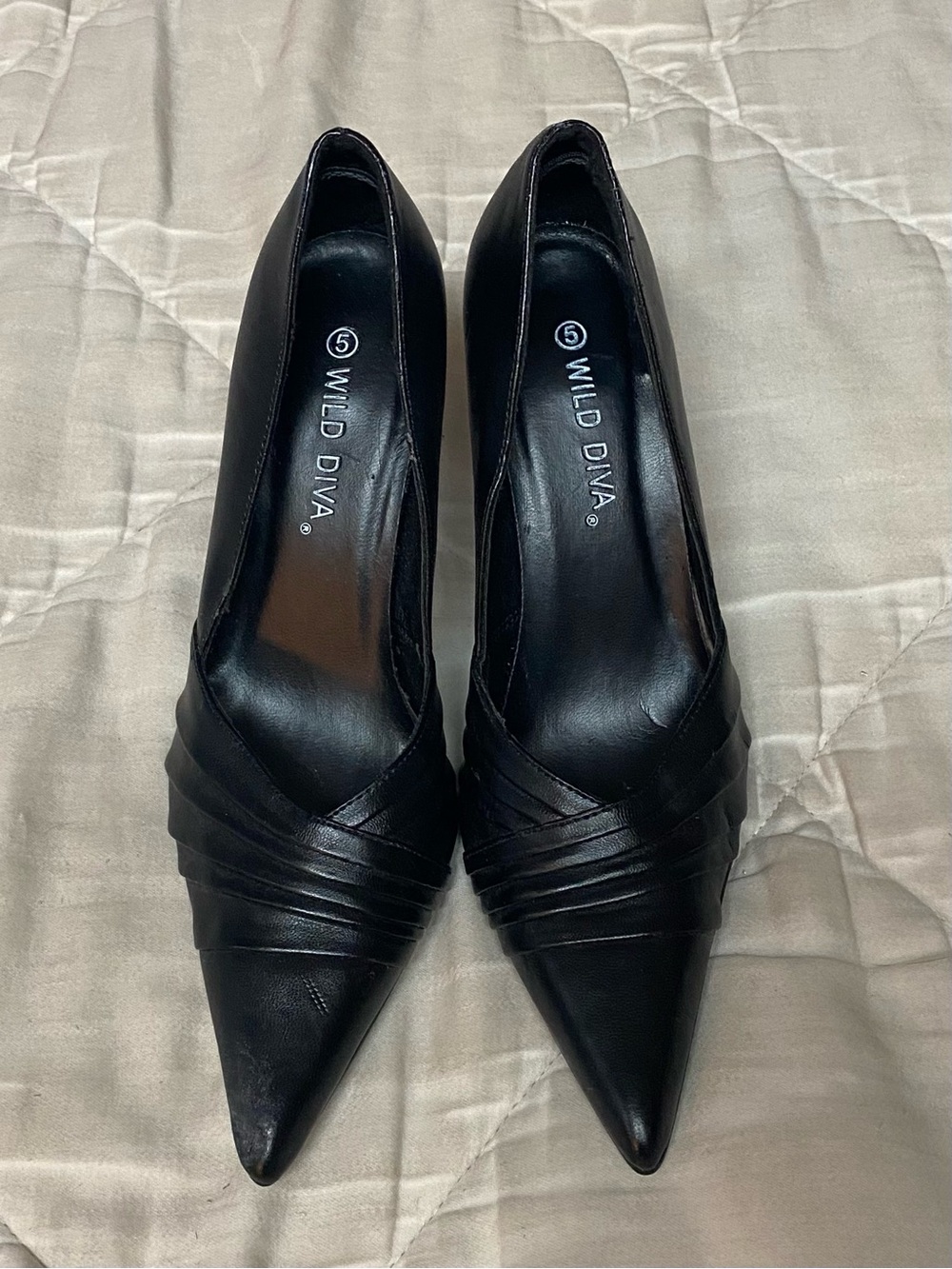 Brand New - Wild Diva Black Pointed Toe Pleated Pumps